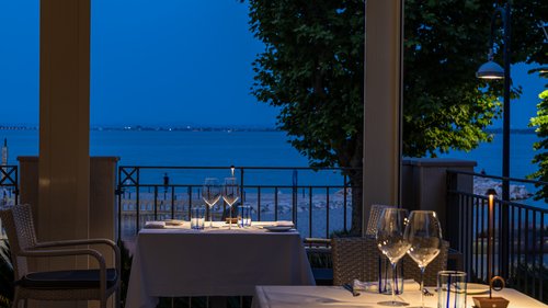 Natale a Desenzano: esperienze gourmet esclusive al Rose & Sapori Natale a Desenzano: esperienze gourmet esclusive al Rose & Sapori