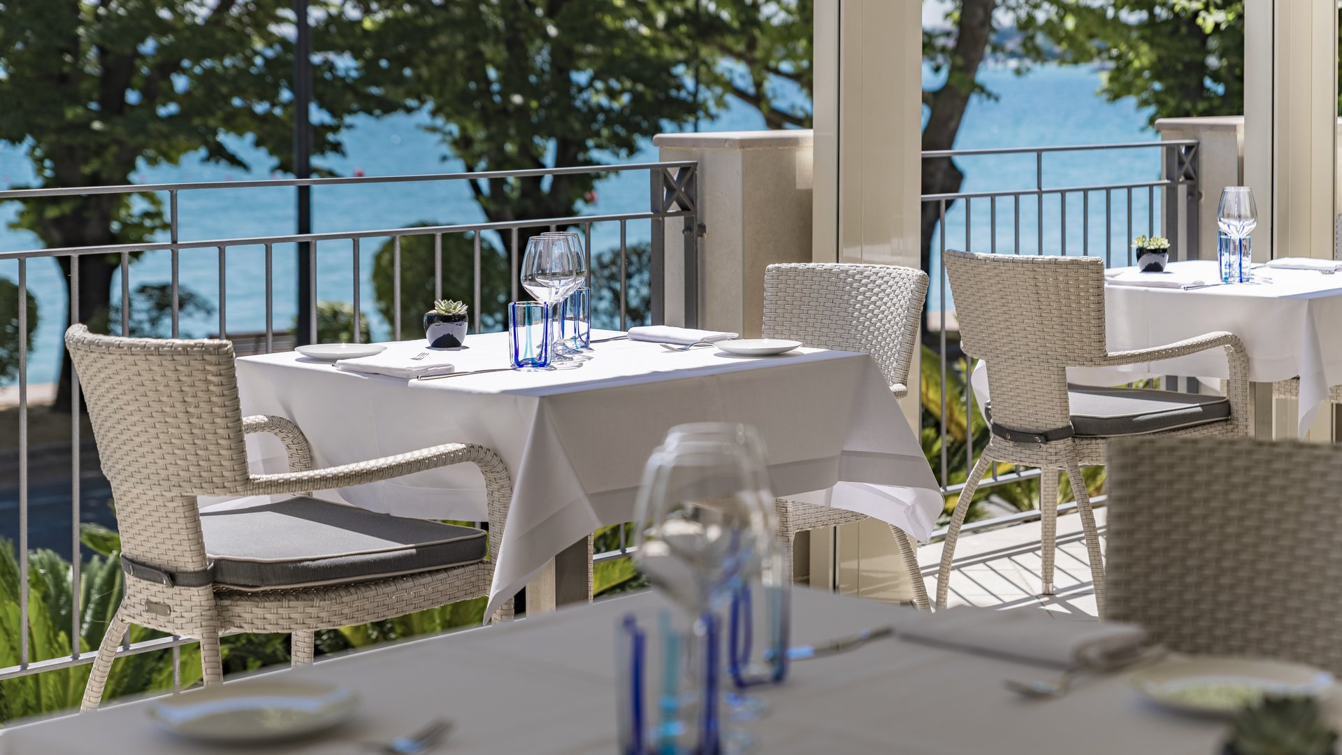 Restaurant in Desenzano with lake view